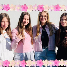 Miły i radosny czas. Pamiątkowe zdjęcia z okazji Dnia Kobiet