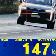 Pędził w terenie zabudowanym. 62-latek stracił prawo jazdy