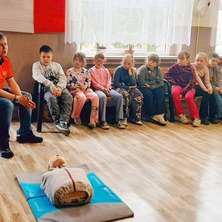 Zajęcia z udzielania pierwszej pomocy. Do szkoły zawitał ratownik