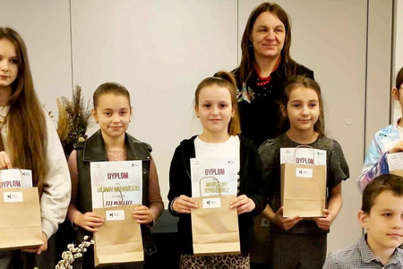 fot. Szkoła Podstawowa im. ppor. Marka Uleryka w Dziewierzewie