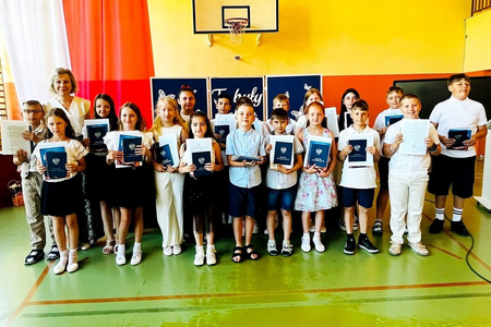 fot. Szkoła Podstawowa im. ppor. Marka Uleryka w Dziewierzewie
