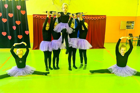 fot. Szkoła Podstawowa im. ppor. Marka Uleryka w Dziewierzewie