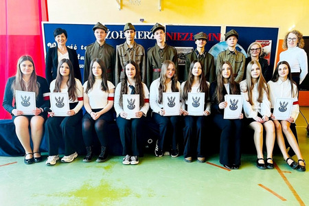 fot. Szkoła Podstawowa im. ppor. Marka Uleryka w Dziewierzewie